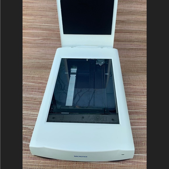 Microtek 3600 Flatbed Scan Maker - Picture 3 of 10